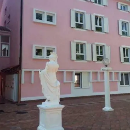 Suite Apartments Sezana *